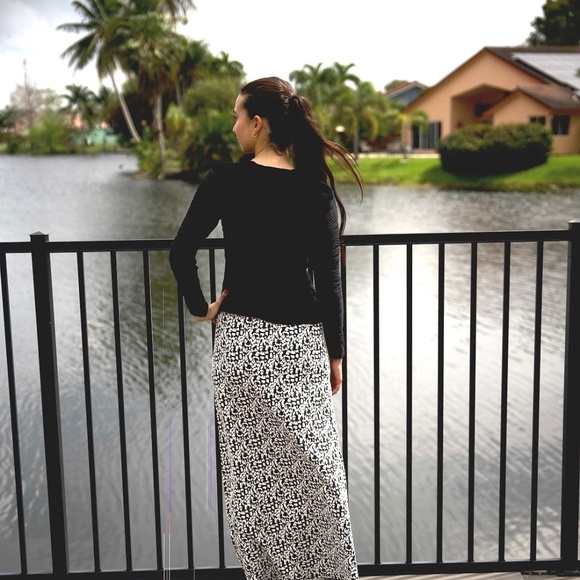 DEVORAH'S SECRET Black Modest Top/Shell Solid - Picture 2 of 2